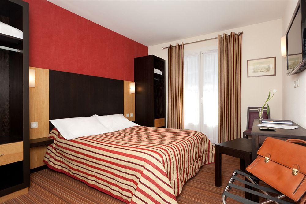 Hotel Roissy Lourdes Exterior photo