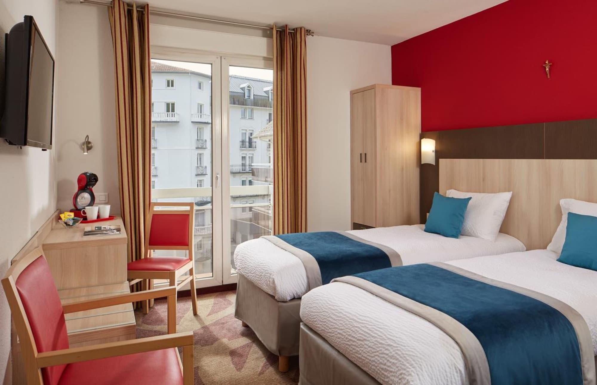 Hotel Roissy Lourdes Exterior photo