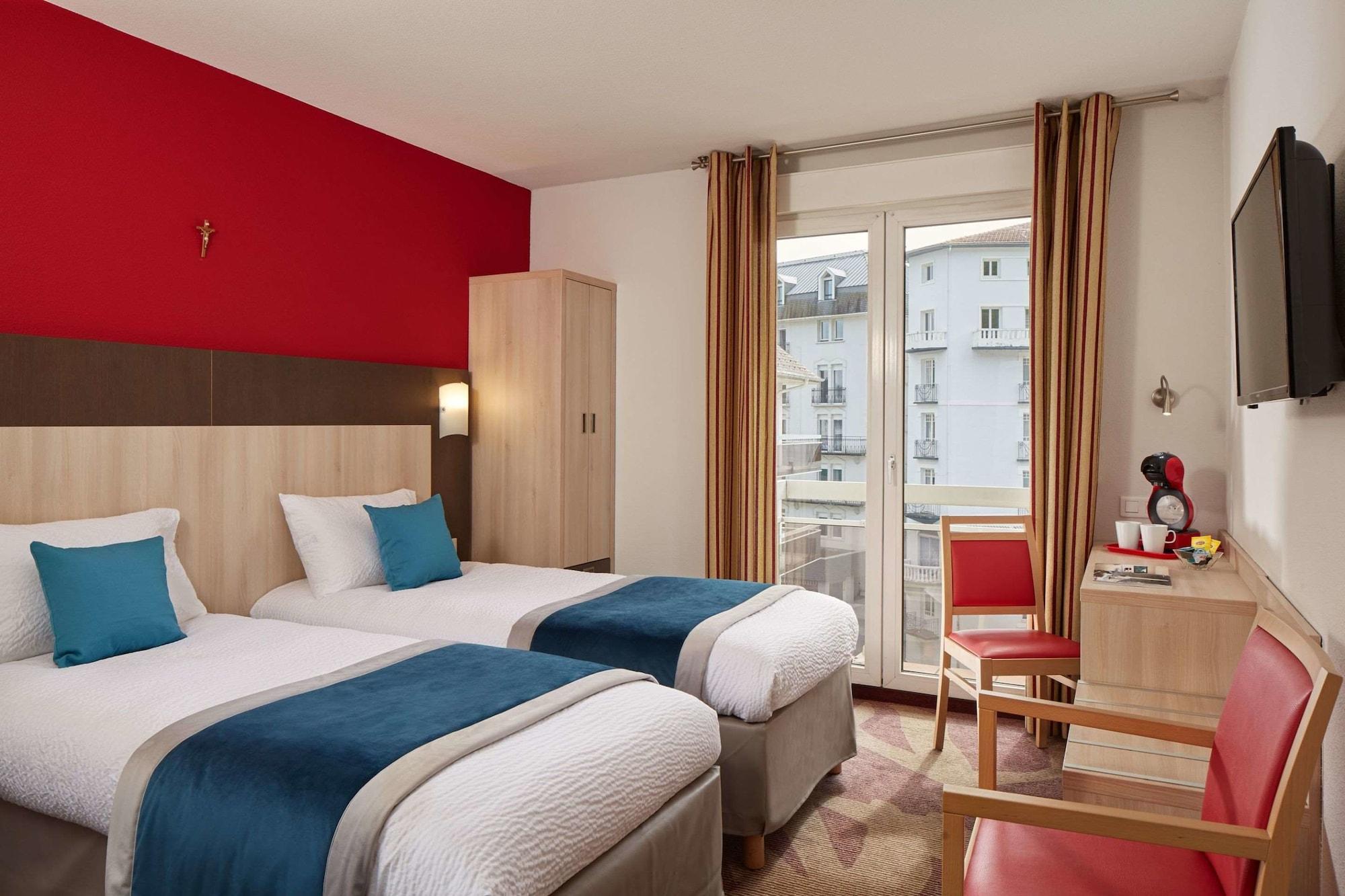 Hotel Roissy Lourdes Exterior photo